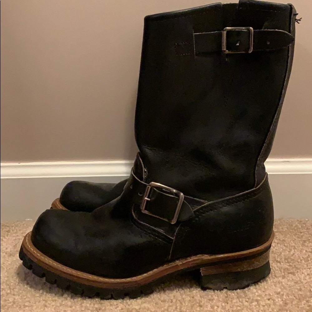 Black Moro boot with Vibram sole
